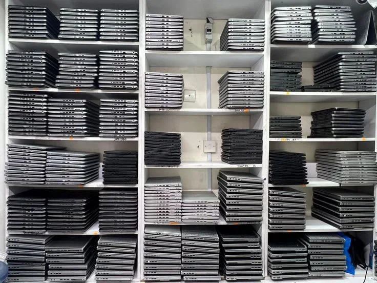 SkyTechSN : L'Excellence Informatique à Votre Portée