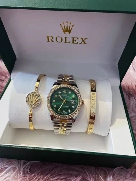 ساعات مميزة