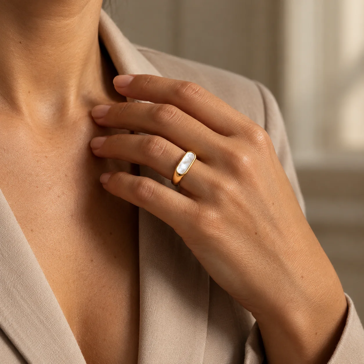 Bague Chevalière Dorée à Effet Nacré