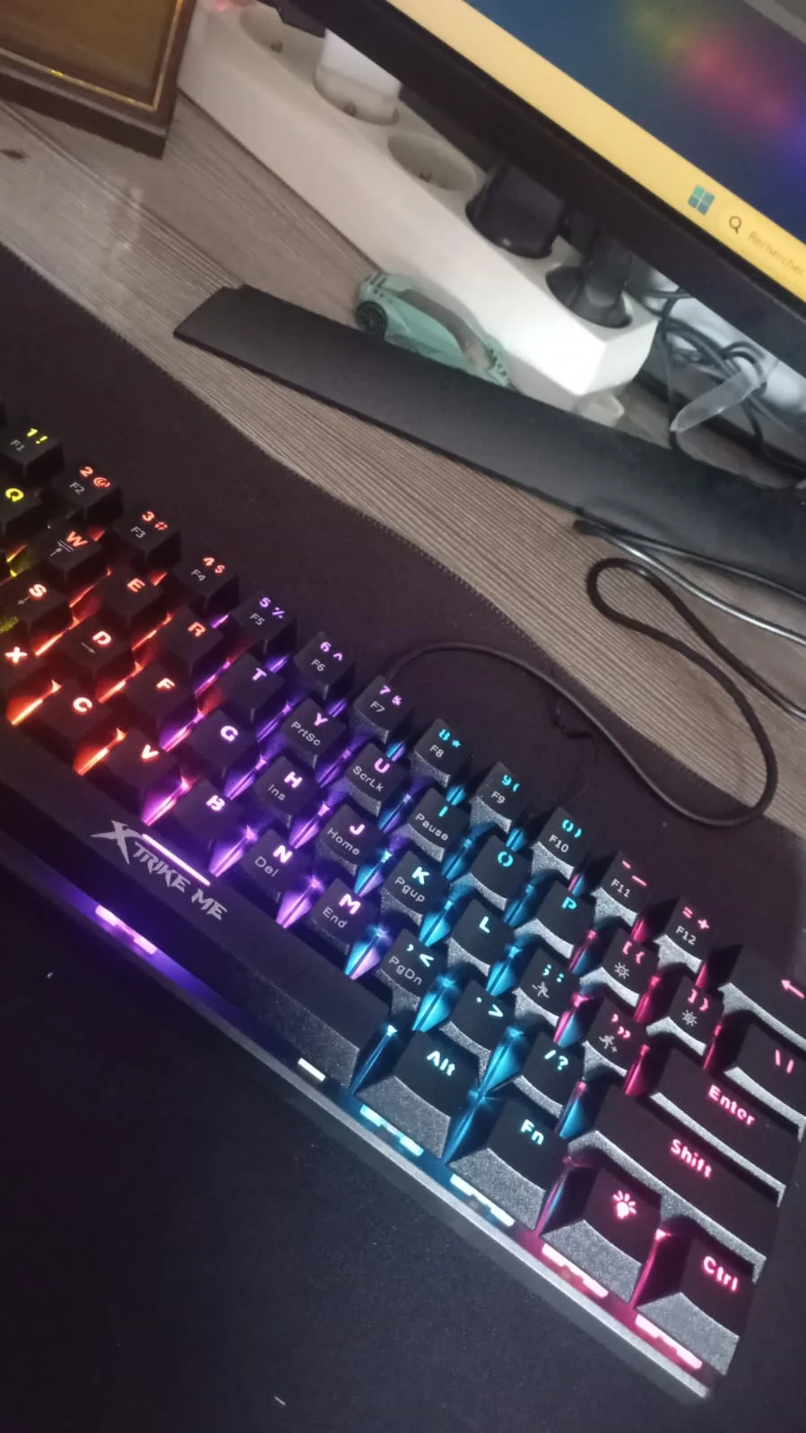 Clavier Gamer Xtrike Me GK-916