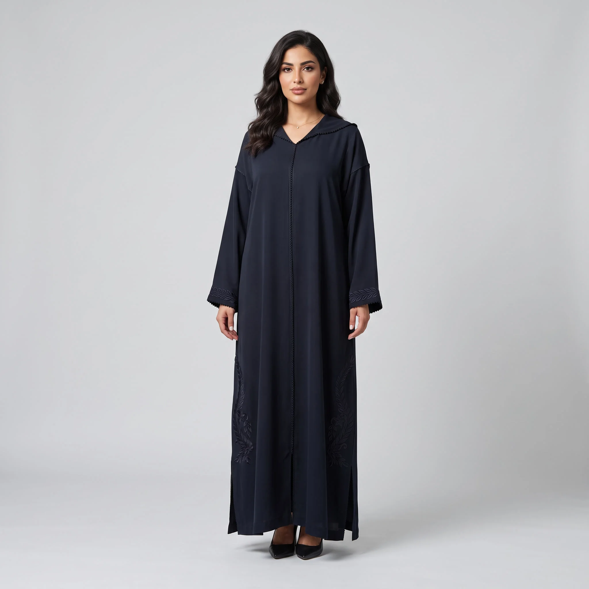 Djellaba Haute Couture en Crêpe de Soie – Finition Randa Fait Main & Tarz Rbati Tone sur Tone