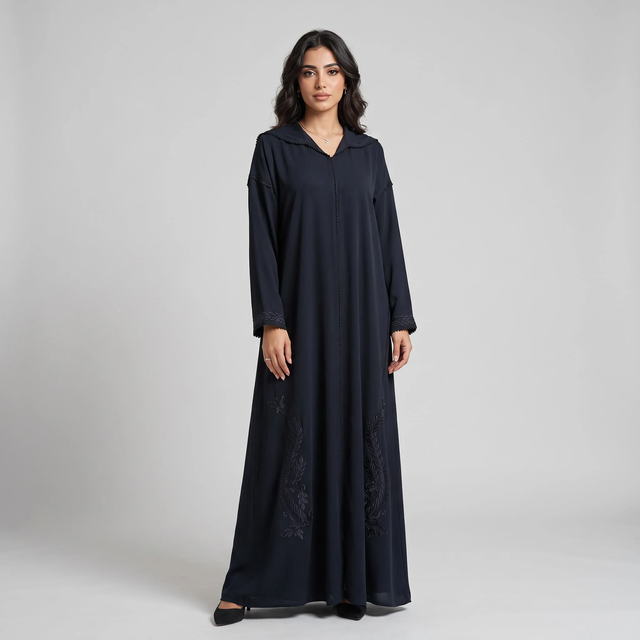 Djellaba Haute Couture en Crêpe de Soie – Finition Randa Fait Main & Tarz Rbati Tone sur Tone