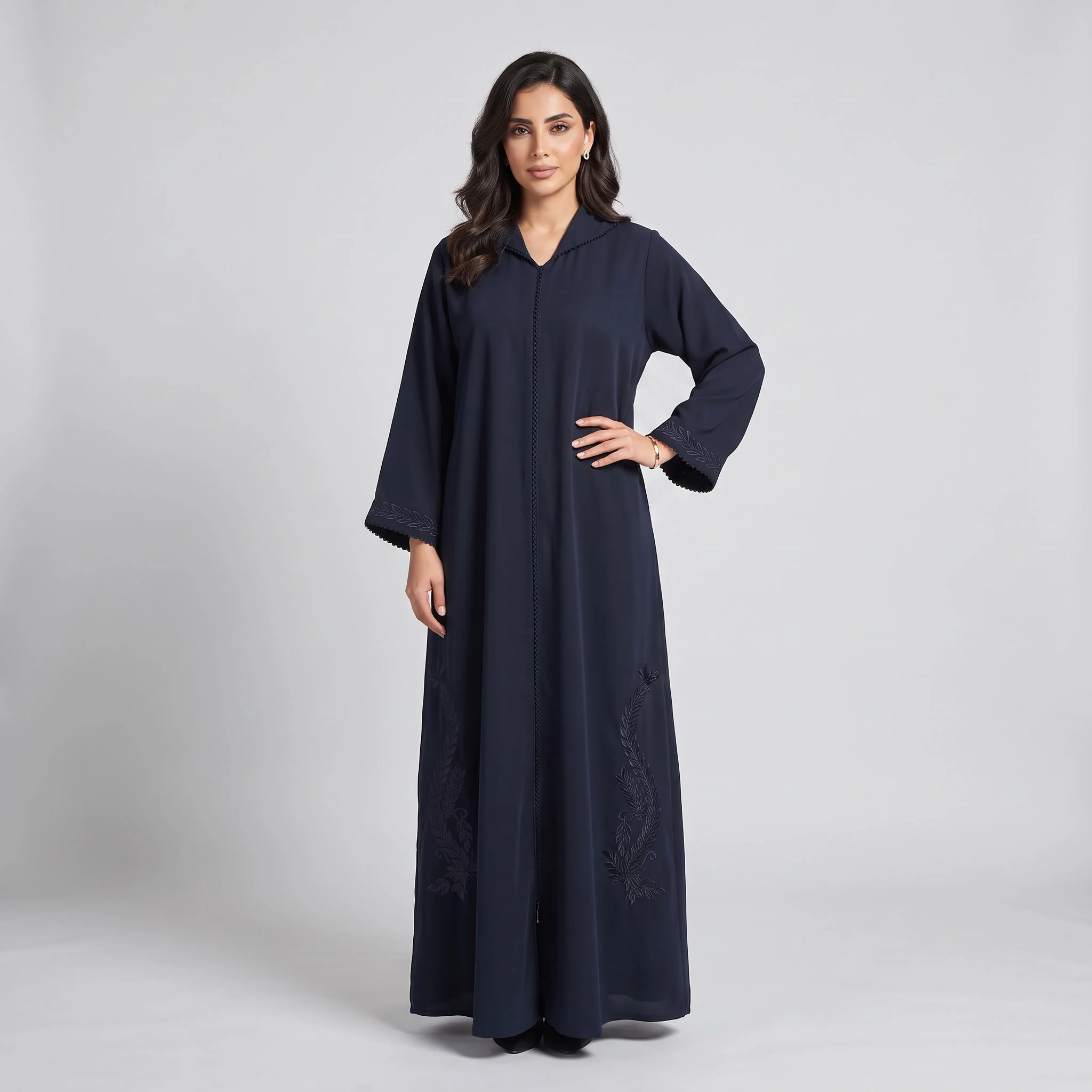 Djellaba Haute Couture en Crêpe de Soie – Finition Randa Fait Main & Tarz Rbati Tone sur Tone