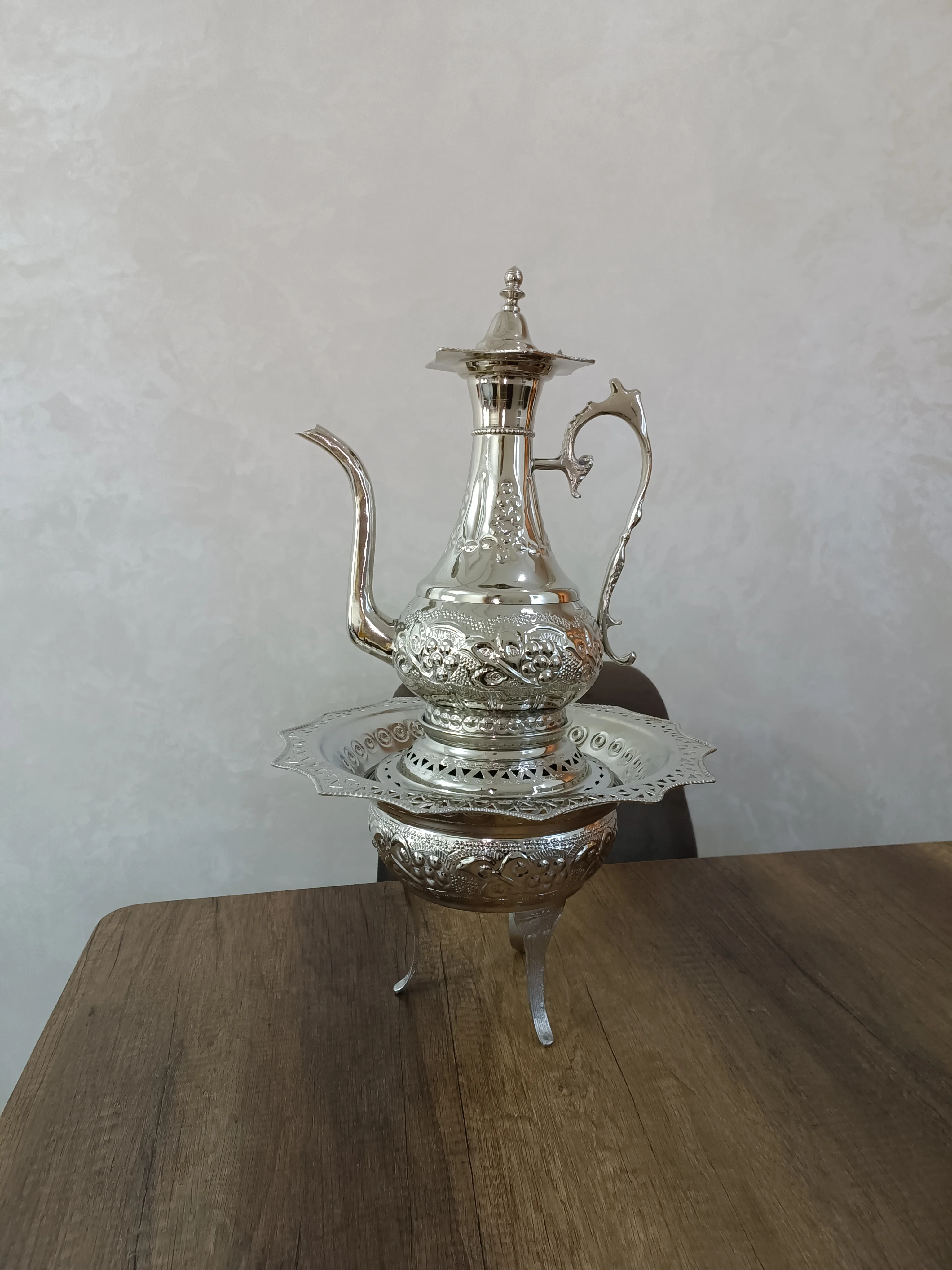 الطاس ديال الشلان بالنحاس باللون الفضي