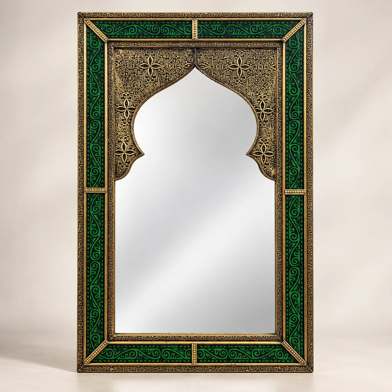 Miroir Artisanal Marocain en Cuivre et Résine