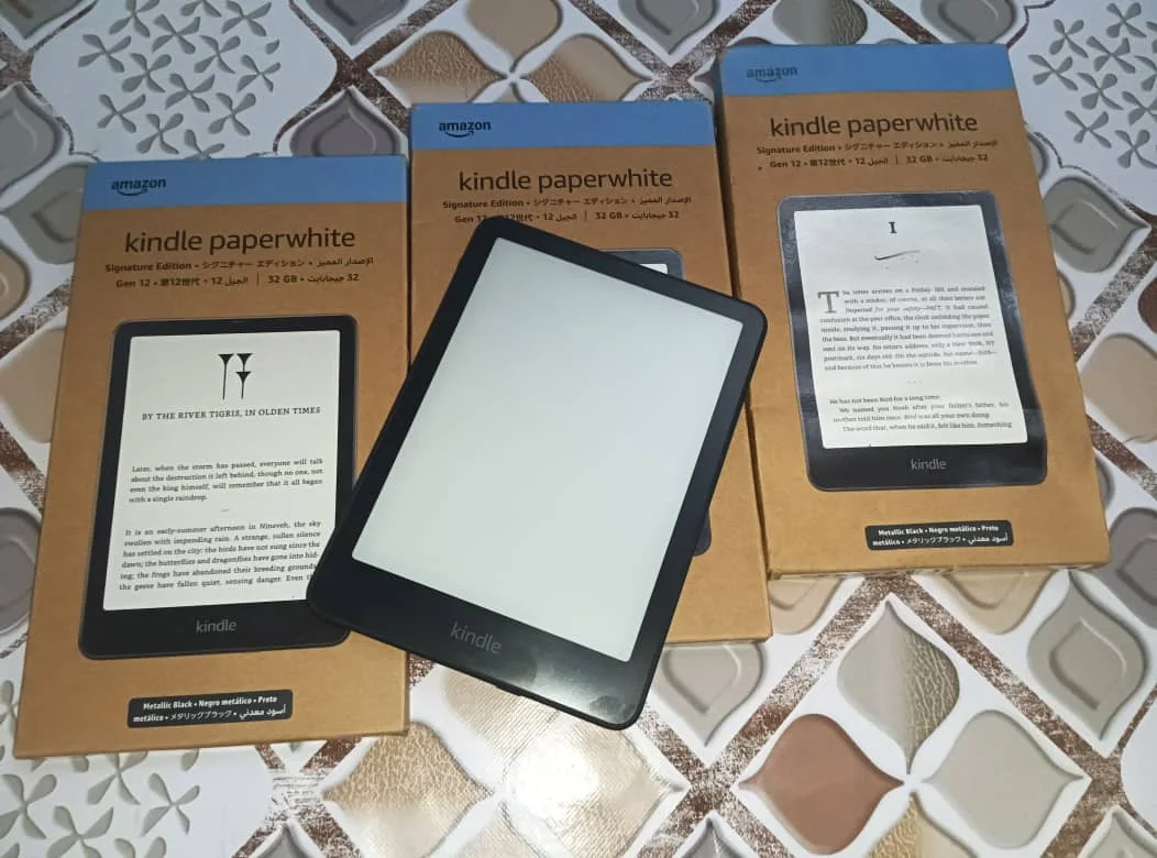 Kindle 12 Paperwhite edition signature