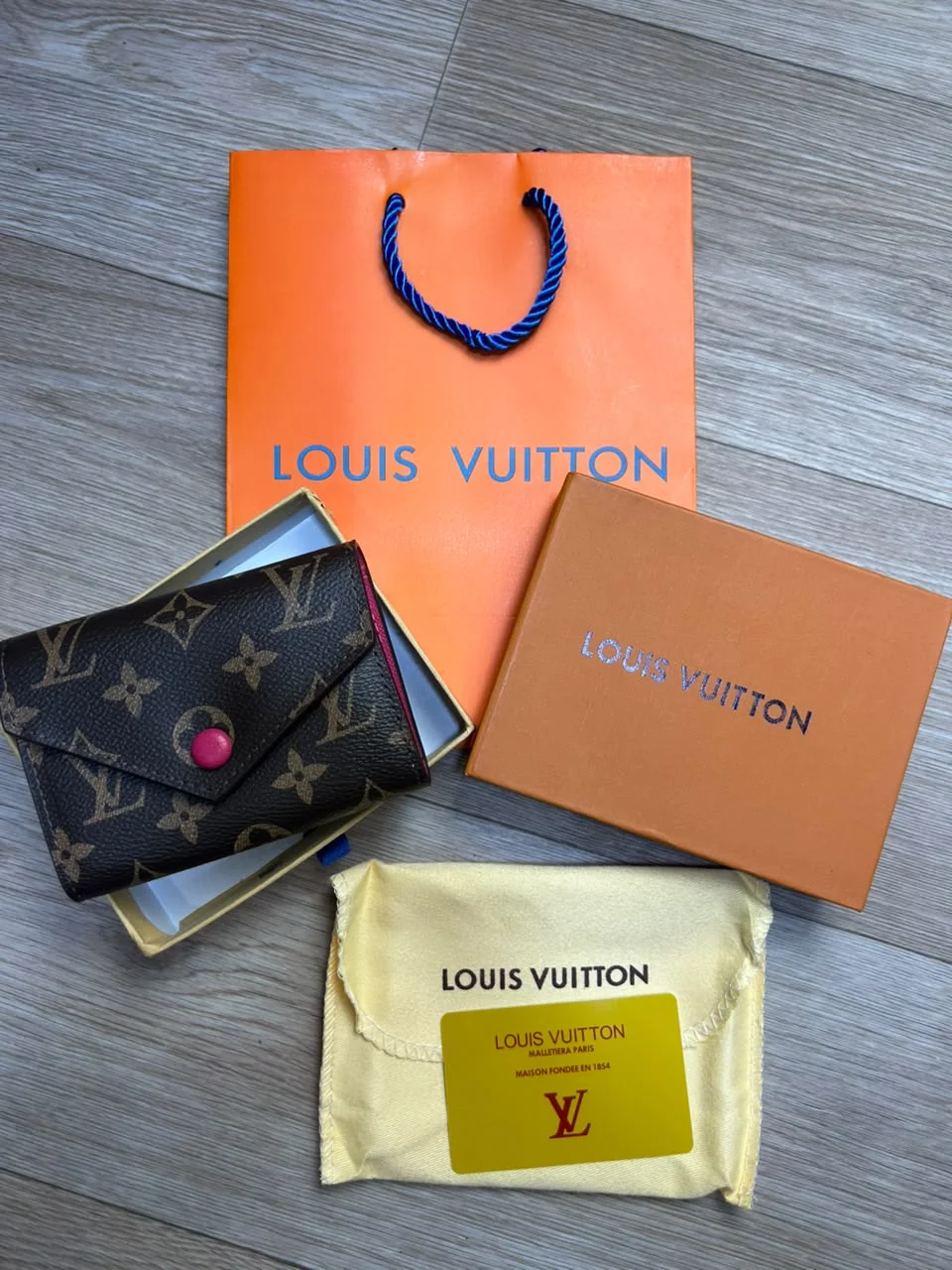 PORTE MONNAIE FEMMES LV V MARRON ROUGE