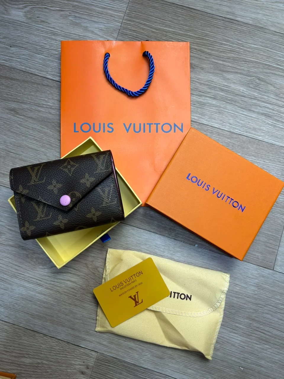 PORTE MONNAIE FEMMES LV MARRON PINK