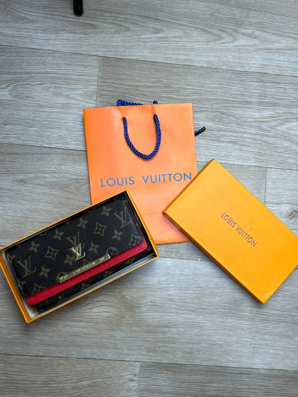 PORTE FEUILLE LV ROUGE FEMMES