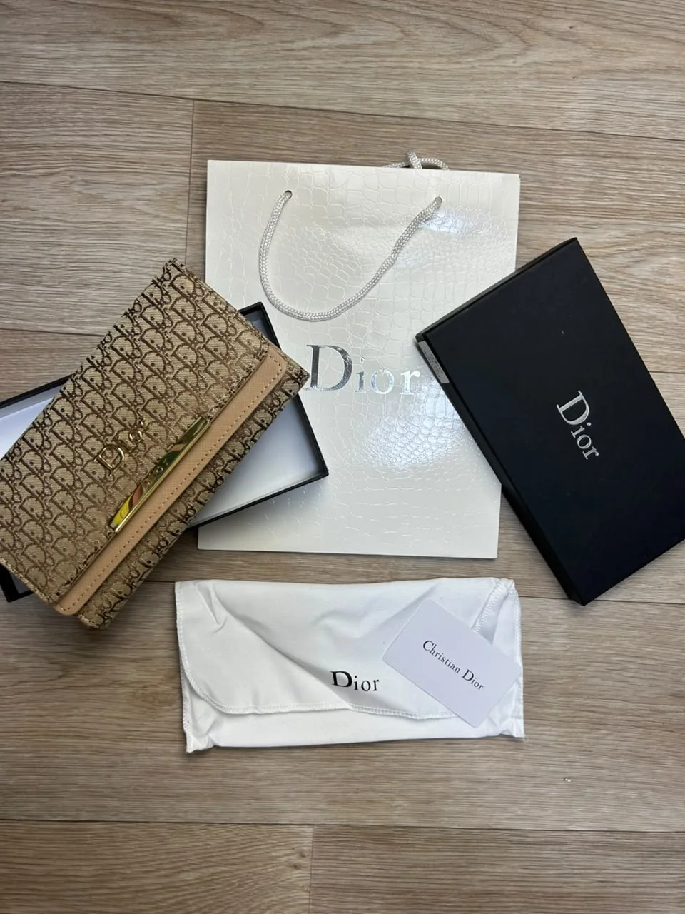 PORTE FEUILLE DIOR MARRON FEMMES AVEC SACHET