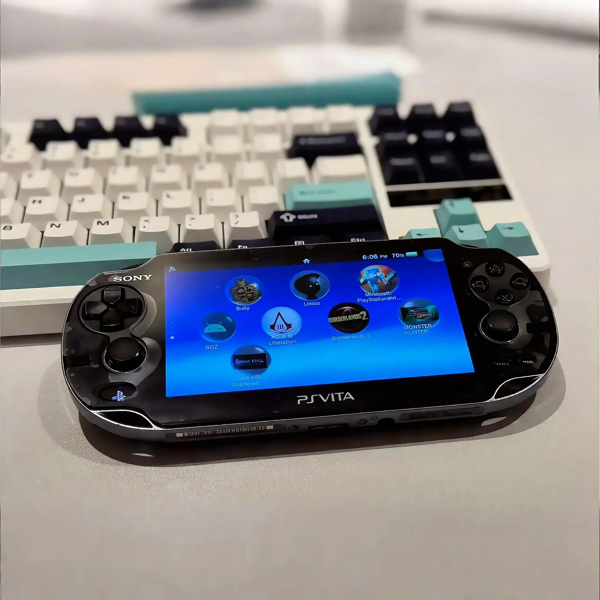 PlayStation Vita Fat OLED - Black - Ready to Play Collection