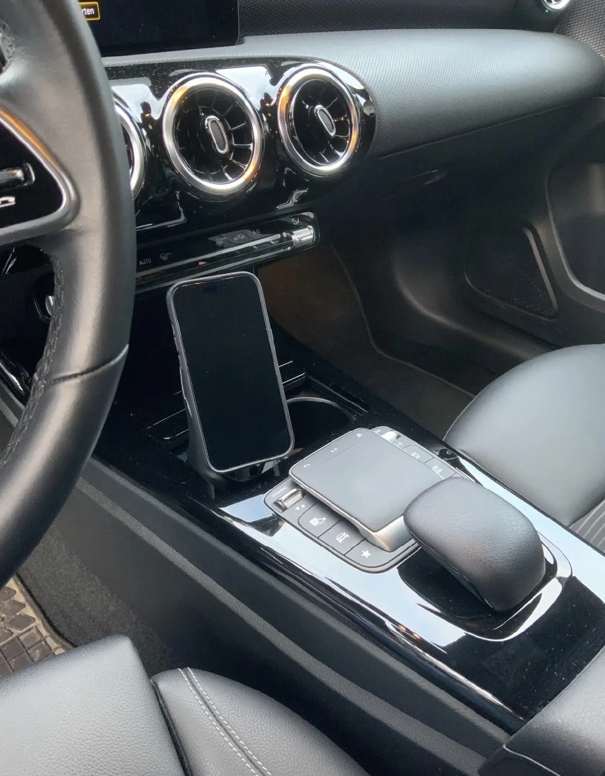 Support MagSafe pour porte-gobelet de Mercedes Classe A W177
