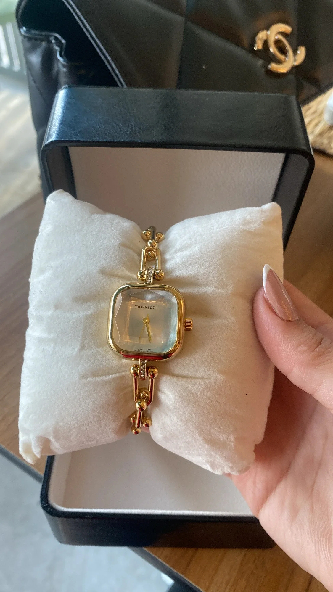 TIFFANY & Co