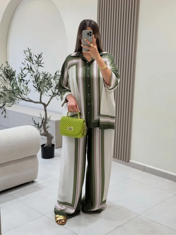 طقم ساتان أنيق قطعتين ✨