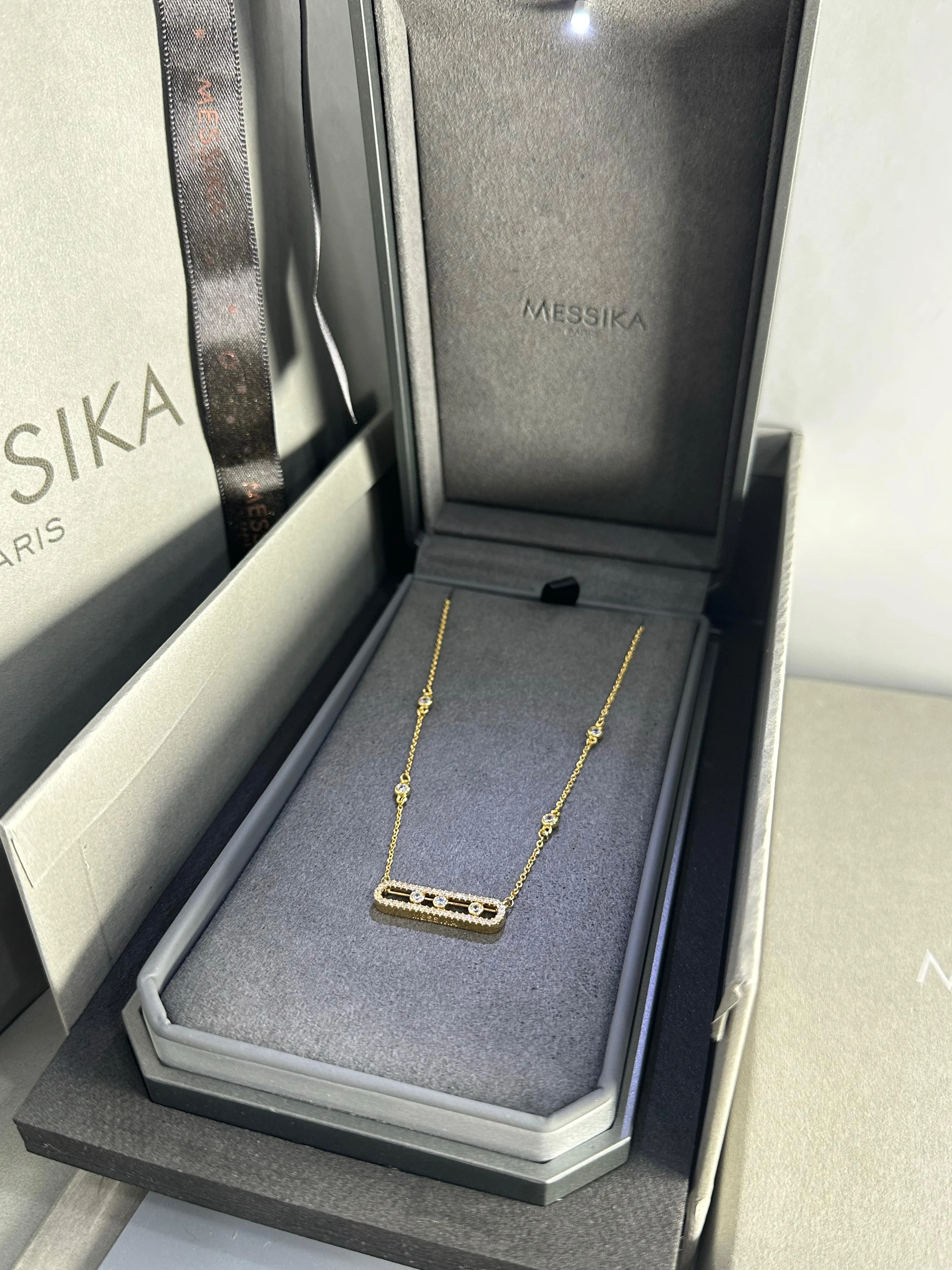 سلسال مع تعليقة