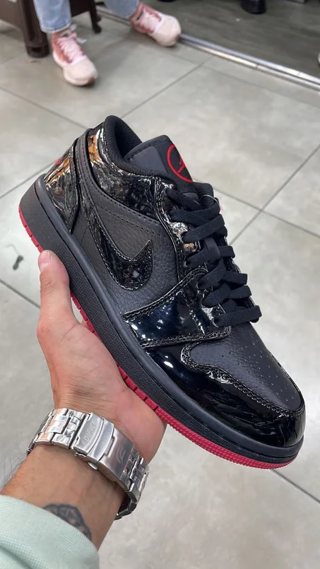 Nike Air Jordan 1