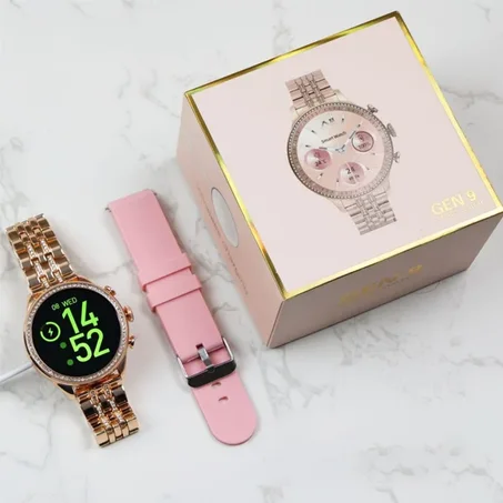 ELLA™ – Montre Connectée Femme Élégante 💗