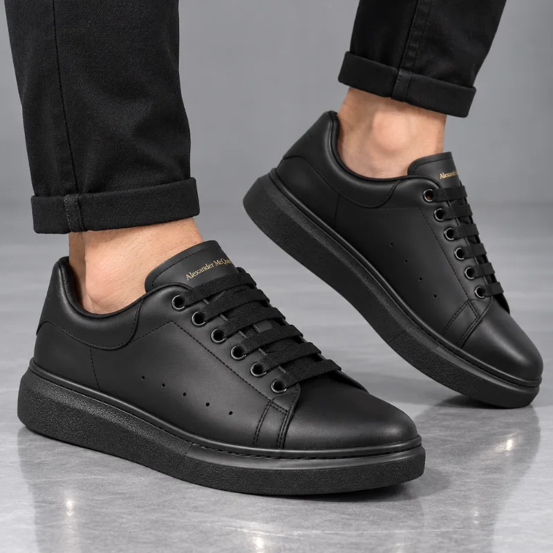 Alexander McQueen - Tres Confortable