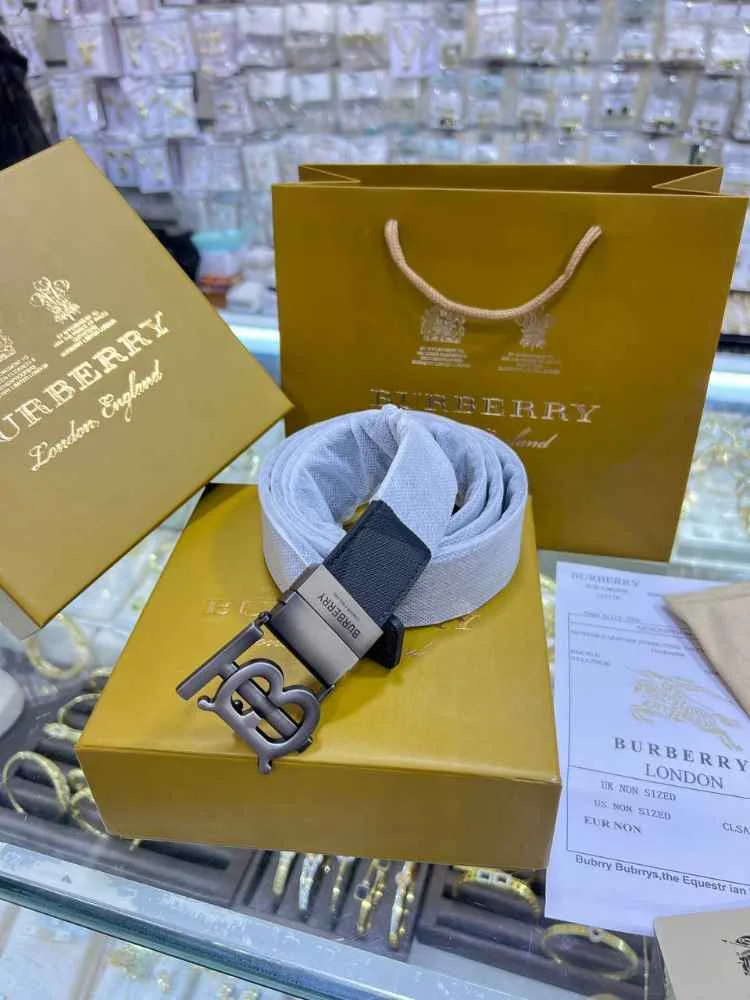 Burberry blet
